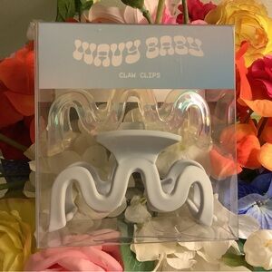NWT! Wavy Baby claw clips